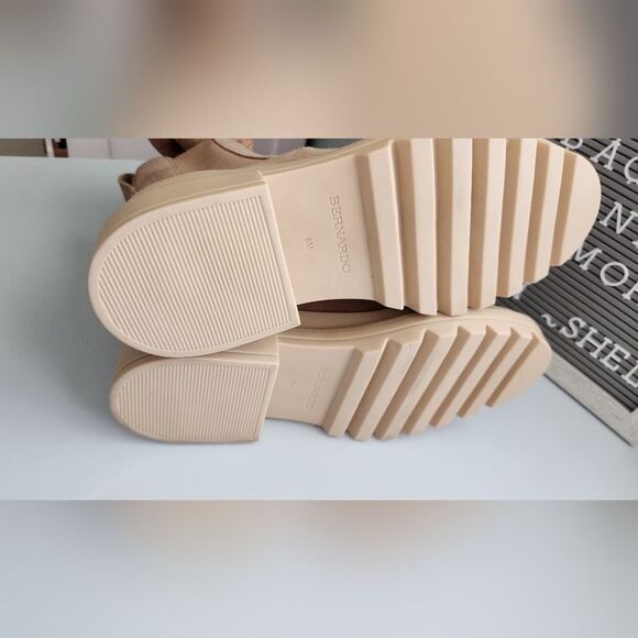 🌸Bernardo Dove Leather  Suede Boot Size 8 - Picture 3 of 5